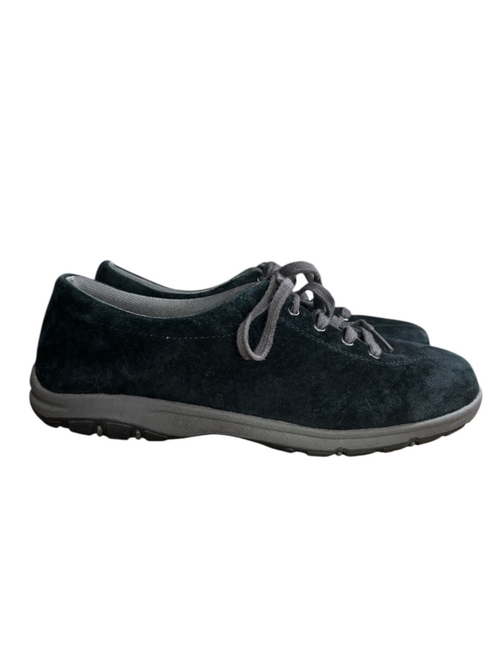 Duluth Trading Co. Suede Walking Shoes, flat-soled lace-up in black. Women’s 9M